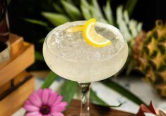 Ce cocktail acidulé à base de tequila et de triple sec originaire du Mexique